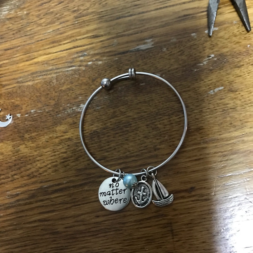 Bangle bracelets - Picture 2 of 6